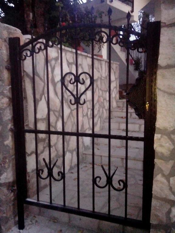 Apartmani Roganovic Luštica Exteriör bild