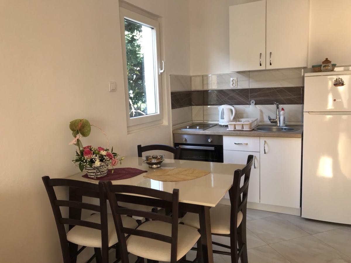 Apartmani Roganovic Luštica Exteriör bild